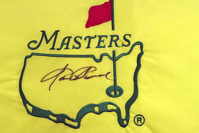 Sam Snead signed undated Masters flag.